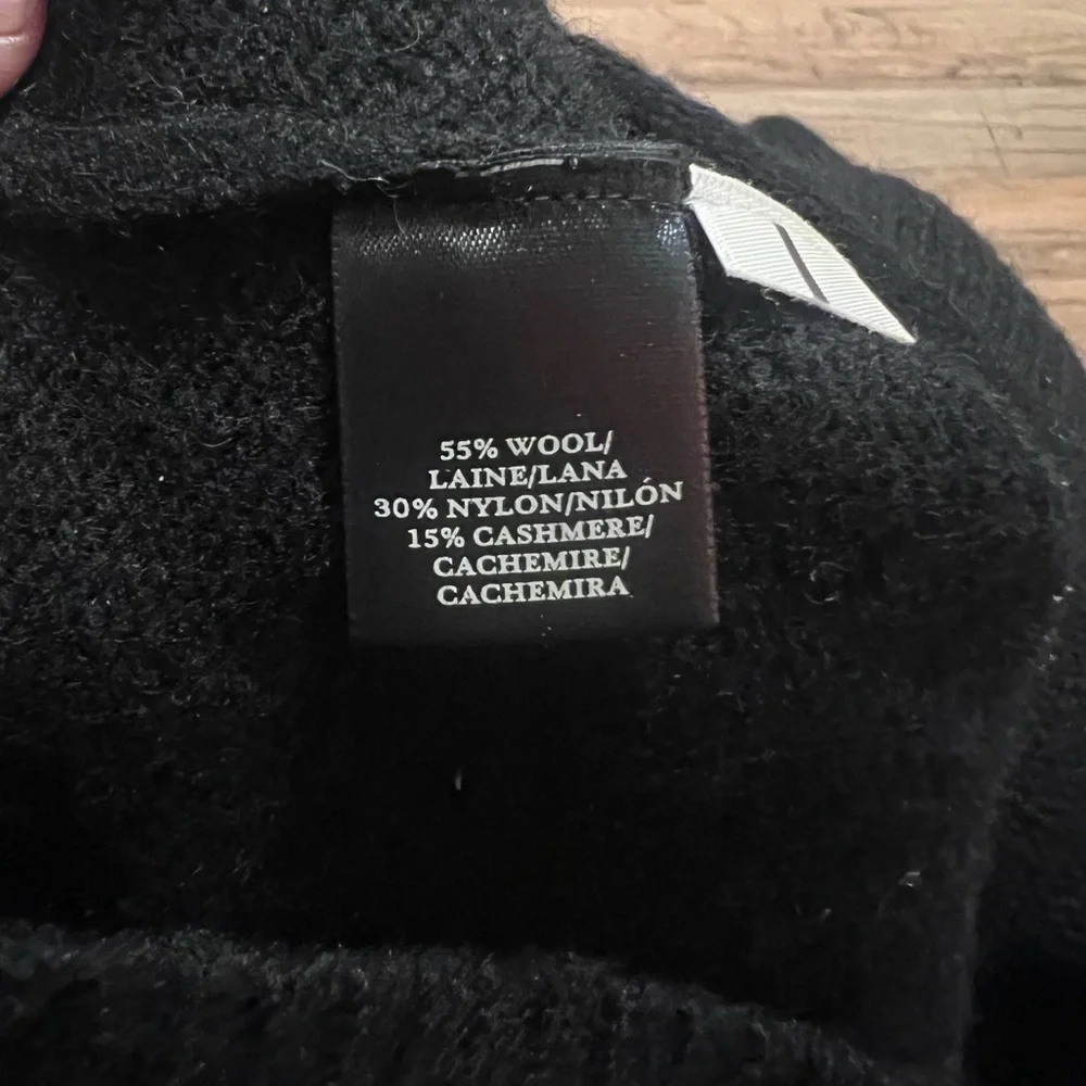 Ann Taylor cashmere and wool blend black scoop neck sweater